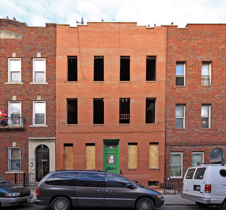 253 Jefferson St in Brooklyn, NY - Building Photo