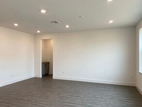 8349 Akino Ct in Elk Grove, CA - Building Photo - Building Photo