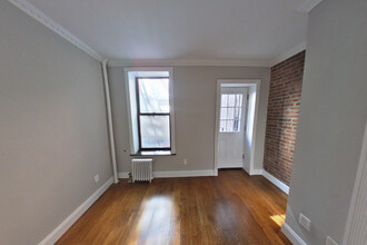 221 E 23rd St, Unit 15 in New York, NY - Building Photo - Building Photo