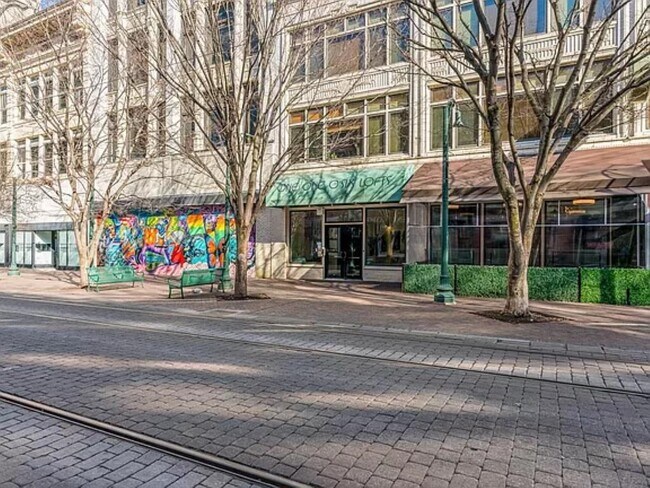 92 S Main St-Unit -304 in Memphis, TN - Building Photo - Building Photo