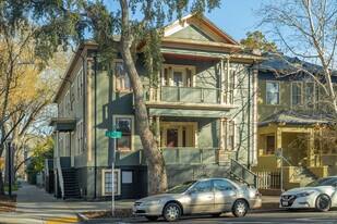 01 10th St Apartments