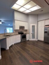 6014 Sarona St in Bakersfield, CA - Building Photo - Building Photo