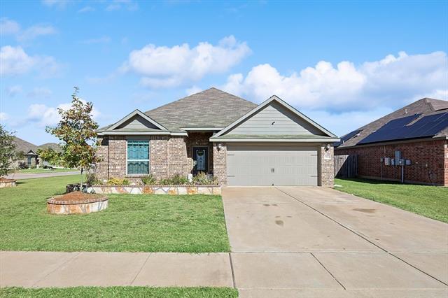 1544 Conley Ln in Crowley, TX - Building Photo