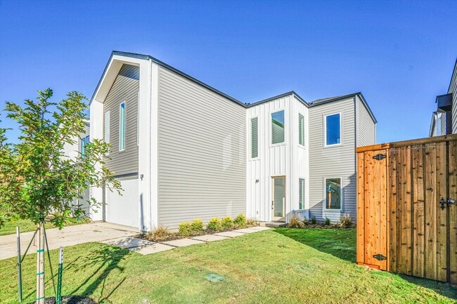 1707 Nomas St in Dallas, TX - Building Photo - Building Photo