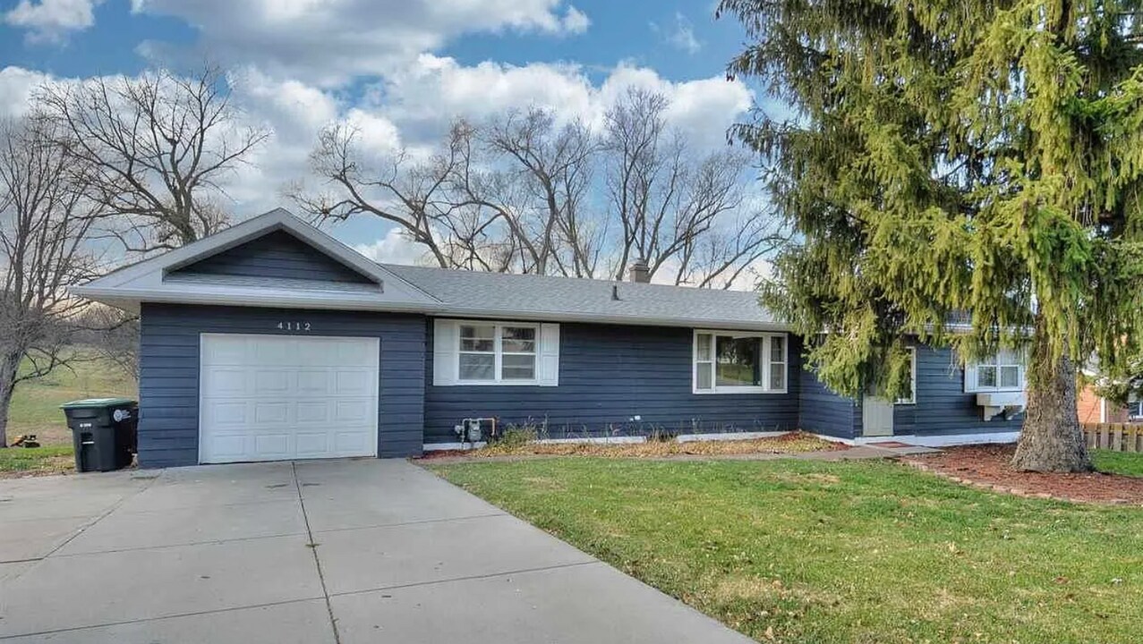 4112 N 84th St in Omaha, NE - Building Photo