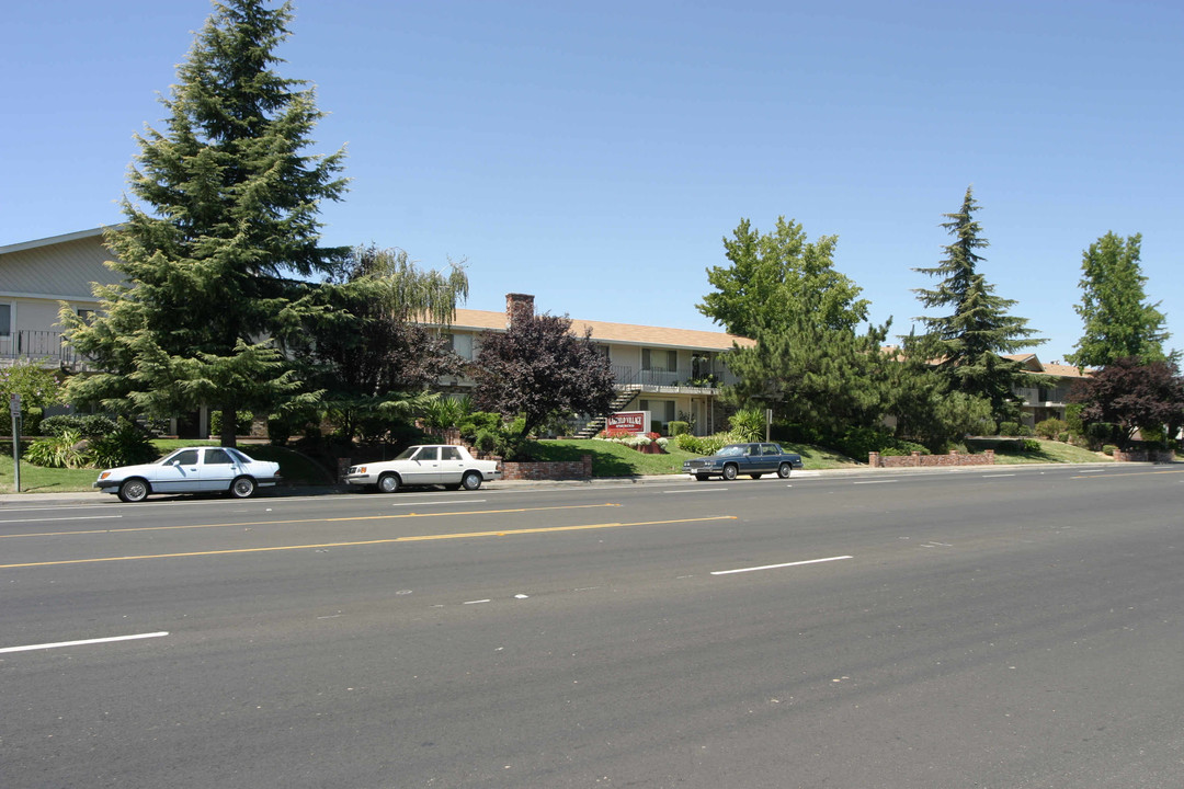 Garfield Village Apartments in Sacramento, CA - Foto de edificio