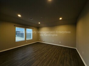 4301 Montage Blvd in Mustang, OK - Building Photo - Building Photo