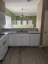 200 W Walter Ave in Pflugerville, TX - Foto de edificio - Building Photo