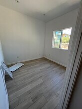3929 Brighton Ave in Los Angeles, CA - Foto de edificio - Building Photo