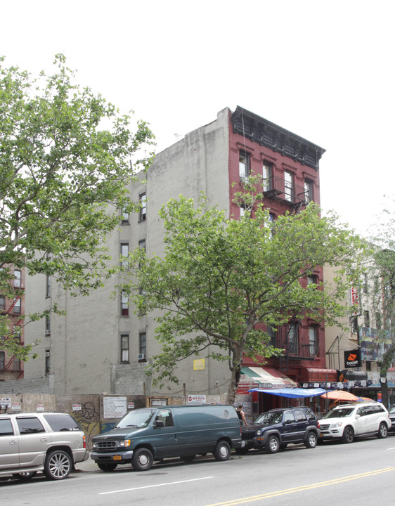 209 E 116th St in New York, NY - Building Photo