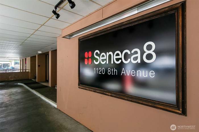 1120 8th Ave, Unit 704 in Seattle, WA - Building Photo