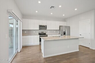 17360 W Jessie Ln in Surprise, AZ - Building Photo - Building Photo