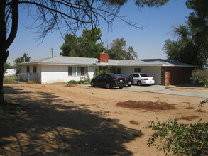 14664 Gayhead Rd in Apple Valley, CA - Building Photo - Building Photo