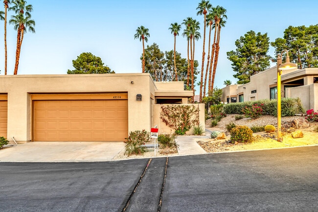 48594 Oakwood Way in Palm Desert, CA - Building Photo - Building Photo