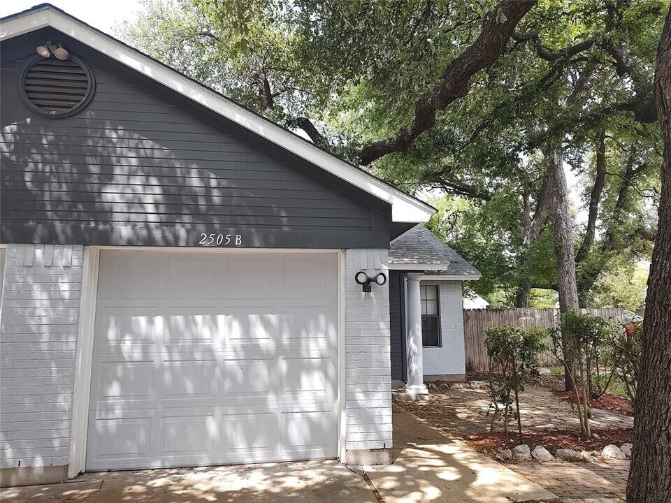 2505 Howellwood Way in Austin, TX - Building Photo