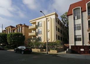 2045 S Bentley Ave in Los Angeles, CA - Building Photo - Building Photo