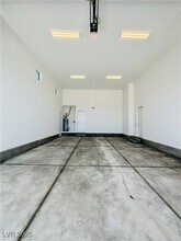 981 Woodburn Ln in Las Vegas, NV - Building Photo - Building Photo