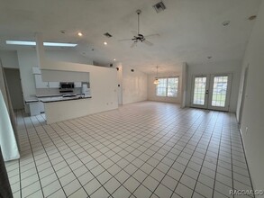 69 Sycamore Cir in Homosassa, FL - Building Photo - Building Photo