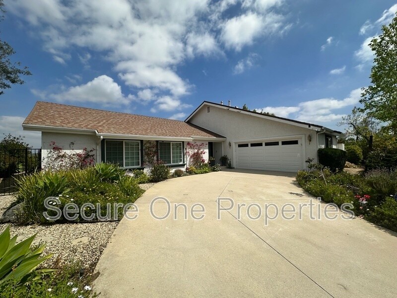 637 Lynwood St in Thousand Oaks, CA - Building Photo