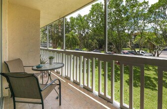 7081 Environ Blvd in Lauderhill, FL - Building Photo - Building Photo
