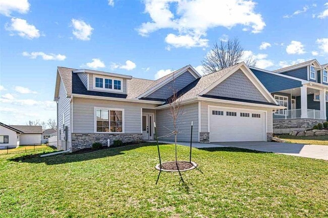 386 Sierra Trce in Coralville, IA - Foto de edificio - Building Photo