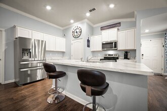 6092 Bucking Bronco Dr in Jacksonville, FL - Building Photo - Building Photo