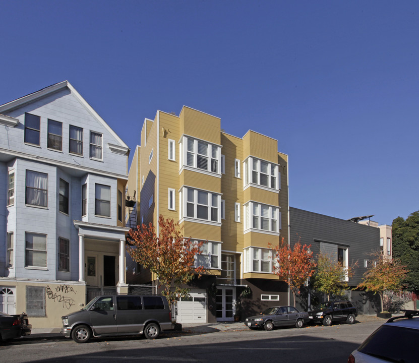 1070 Capp St in San Francisco, CA - Building Photo