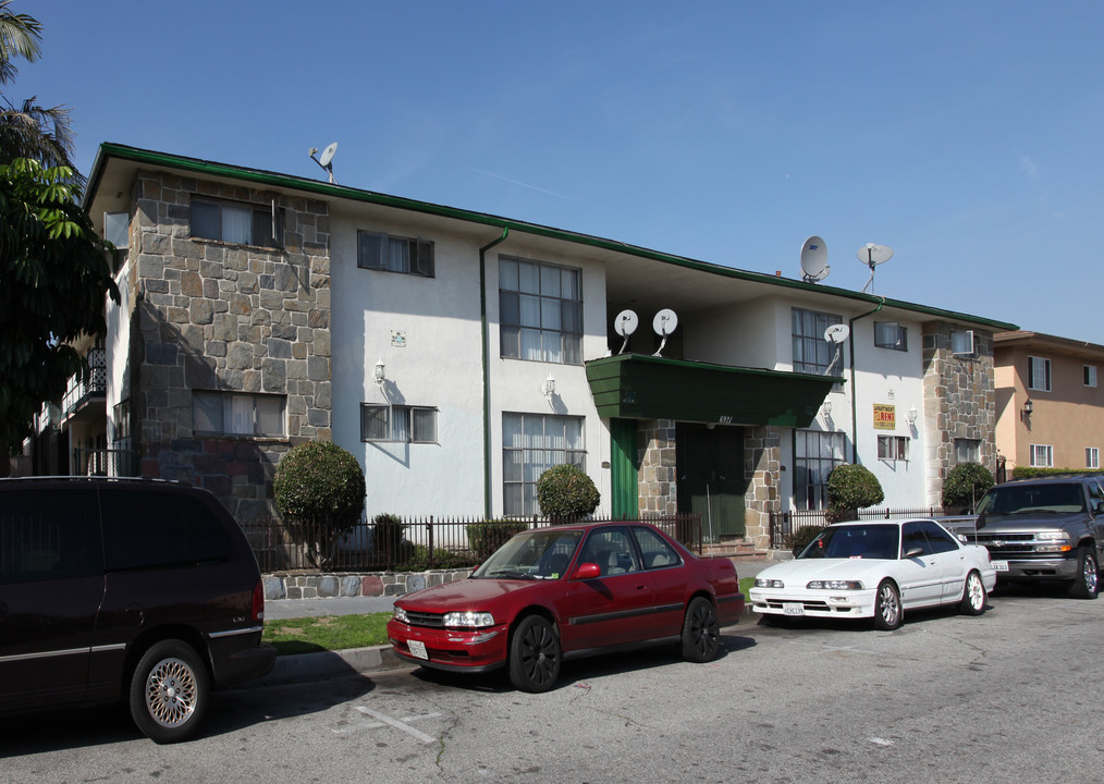 Templeton Street Apartments in Huntington Park, CA - Foto de edificio