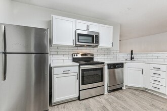 ReNew Marina Shores in Virginia Beach, VA - Building Photo - Building Photo