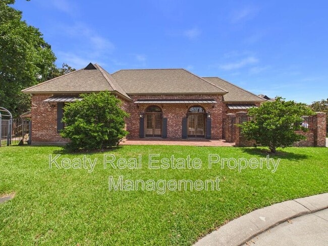 property at 104 Studio Ct