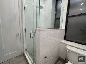 200 W 58th St in New York, NY - Building Photo - Building Photo
