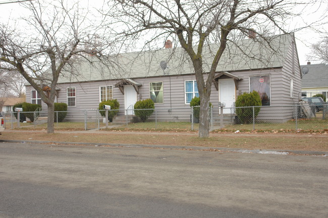 516 E Maple St in Yakima, WA - Building Photo - Building Photo