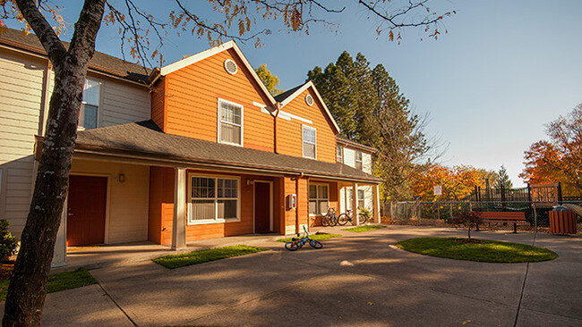 Jose Arciga Apartments in Cornelius, OR - Foto de edificio - Building Photo