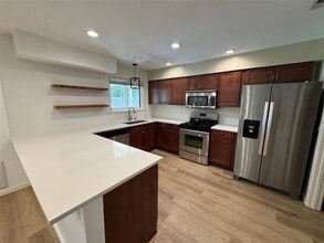 8207 Hanbridge Ln in Austin, TX - Building Photo - Building Photo