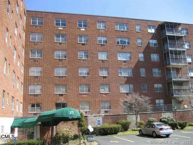 27 Northill St in Stamford, CT - Foto de edificio