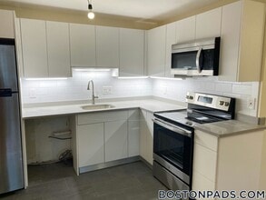 39 Englewood Ave in Boston, MA - Building Photo - Building Photo