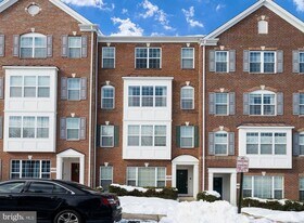 15234 Torbay Way in Leesylvania, VA - Building Photo