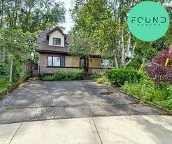68 Harold Ct in Hamilton, ON - Building Photo