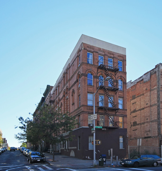 175 Morningside Ave in New York, NY - Building Photo