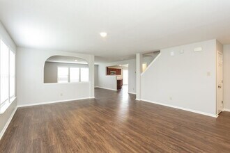 8243 Retreat Ln in Indianapolis, IN - Foto de edificio - Building Photo