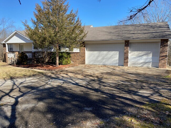 20410 Hawkridge Ln in Dixon, MO - Foto de edificio - Building Photo