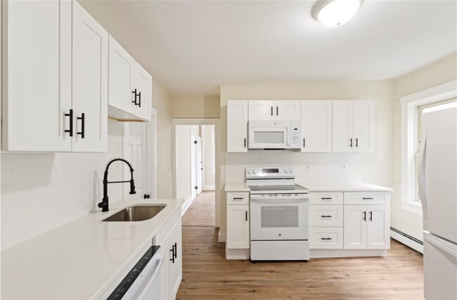 9 Woodbine St, Unit 1