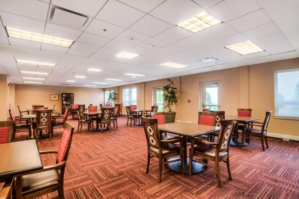 Senior Suites of Bellwood in Bellwood, IL - Foto de edificio - Interior Photo