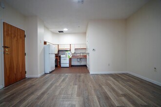 81 Essex St, Unit 82 in Boston, MA - Building Photo - Building Photo