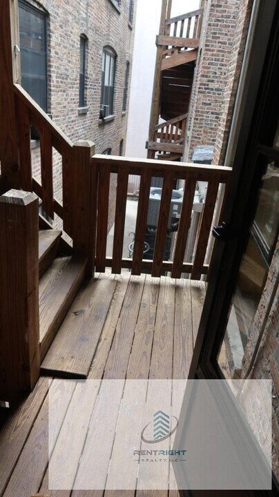 1248 W Devon Ave, Unit 1256-3 in Chicago, IL - Building Photo