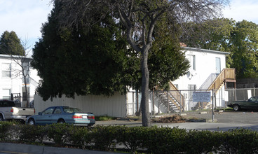 2429 & 2433 San Pablo Avenue in Berkeley, CA - Building Photo - Building Photo