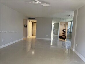16450 Miami Dr in North Miami Beach, FL - Building Photo - Building Photo