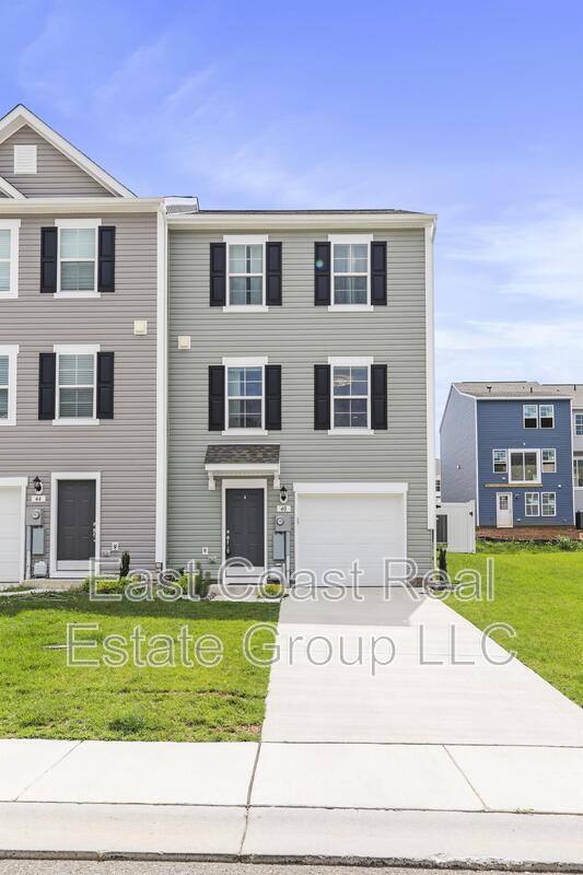 property at 40 Clifton Mnr