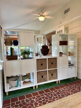 221 13th Ave NE in St. Petersburg, FL - Building Photo - Building Photo