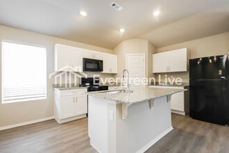 6602 NW Kathleen St in Bentonville, AR - Building Photo - Building Photo